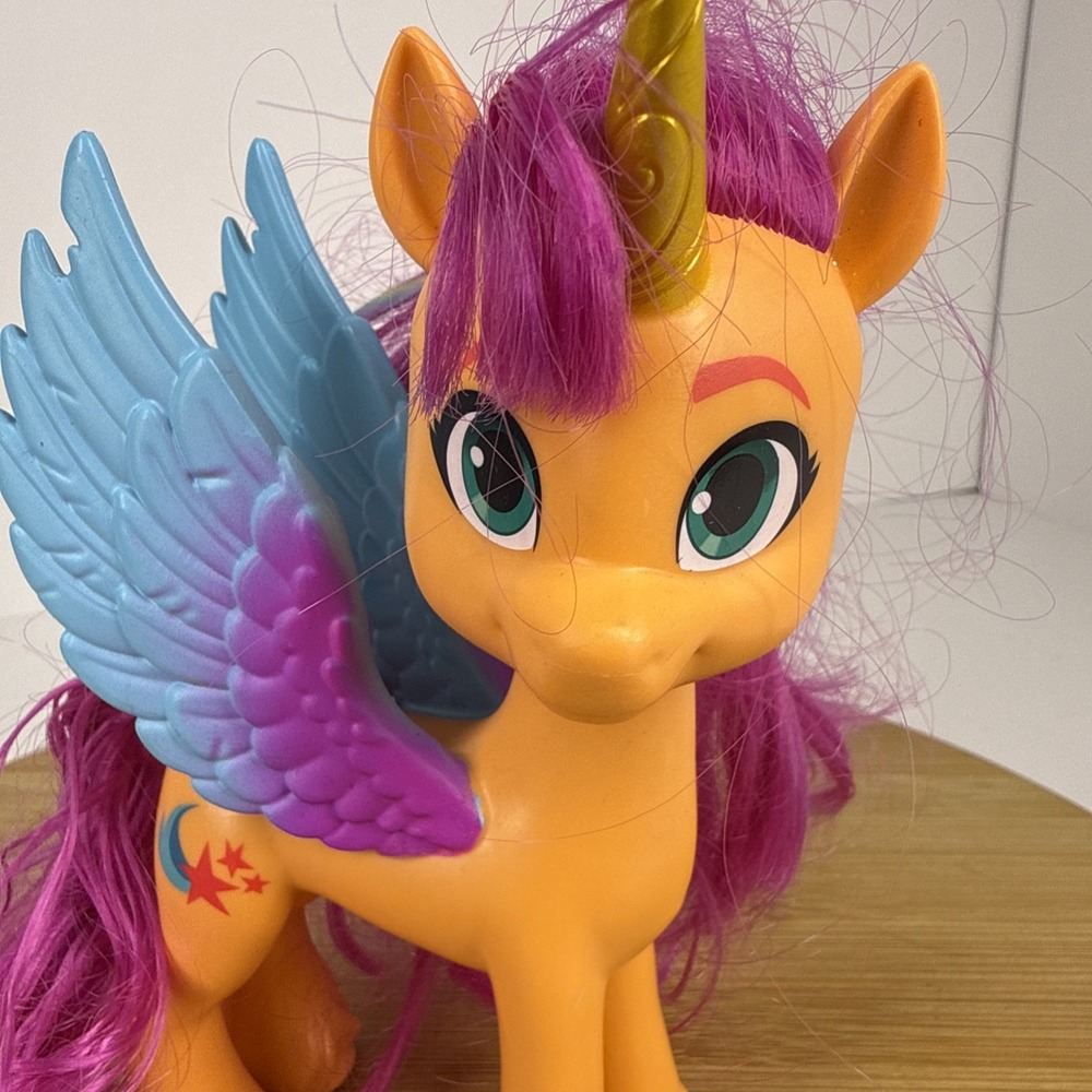 My Little Pony Sparkling Generations SUNNY‎ STARSCOUT  - 6.5"  2021 - Picture 7 of 9